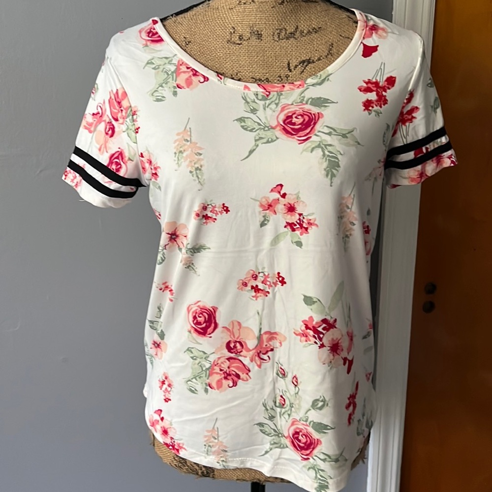 Boutique Btween Floral Print with Striped Sleeves Soft Dressy T-Shirt Sz M